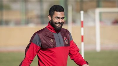 بيراميدز يغري أحمد فتحي بـ45 مليون جنيه قبل تجديده للأهلي