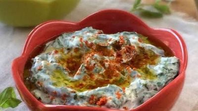 السلق باللبن طبق مقبلات شهي ومهم للمناعة