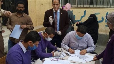 تسليم شريحة التابلت لطلاب أولى ثانوى بالبساتين ودار السلام| صور