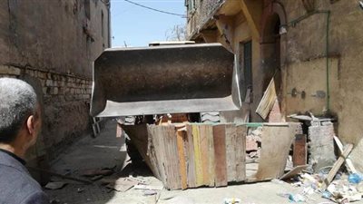 رفع ٤٢ طن مخلفات من سوق الجمعة في الإسكندرية | صور