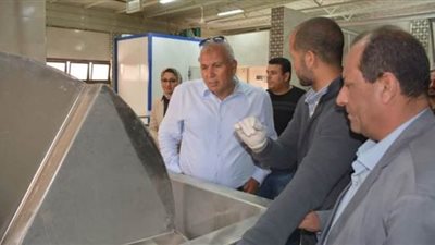 تدشين مجزر نصف آلي للدواجن بتكلفة 2.5 مليون جنيه بالوادى الجديد | صور