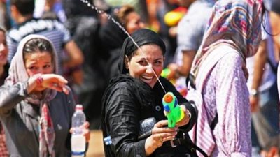 حكم الشرع فى المرح بين الشباب