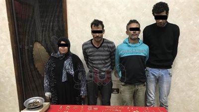 ضبط تشكيل عصابي تخصص في سرقة السيارات في بدر والشروق