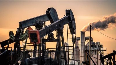 انتعاش أسعار النفط بعد بلوغها أدنى مستوى منذ 18 عاما