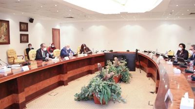 السياحة والآثار : تفعيل خط ساخن لتلقي شكاوى واستفسارات العاملين بالقطاع السياحي