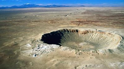 نيازك ضربت الأرض.. حادث روسيا 2013 دمر مئات المباني.. أكبر نيزك وقع منذ 600 مليون سنة.. وكبير باحثي مرصد بولكوفو: سقوطهم كارثة