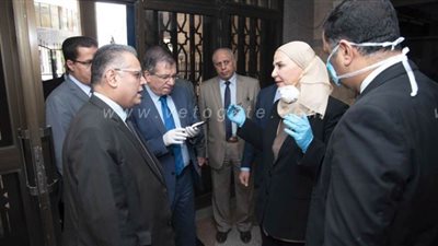 وزيرة التضامن تتفقد منافذ صرف معاشات شهر أبريل | صور