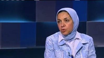 يمن الحماقي: تراجع أسعار النفط يزيد من تنافسية الصناعة