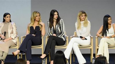 فتيات كارداشيان يساهمن في السيطرة على أزمة فيروس كورونا بأمريكا