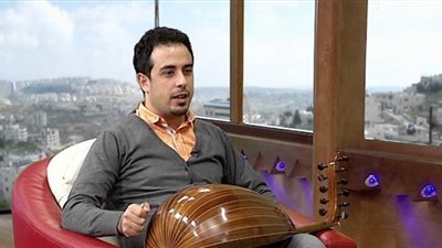 3 موسيقيين فلسطينيين يؤلفون مقطوعات من الحجر الصحي | فيديو