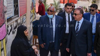 12 صورة ترصد صرف المواطنين للمعاشات في الإسكندرية | صور