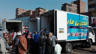 الدفع بسيارات لبيع اللحوم والدواجن والسلع بأسعار مخفضة بالجيزة