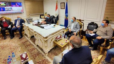 محافظ البحيرة يتابع عملية صرف المعاشات