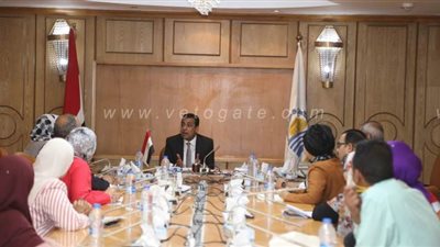 نائب محافظ قنا: 24 وحدة صحية تعمل على مدار 24 ساعة| صور