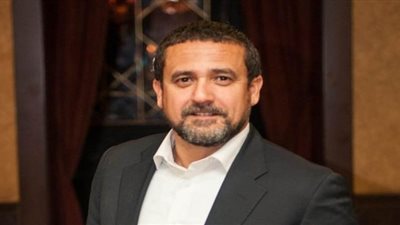 أحمد فتحي يهاجم وكيله: ركز مع دولارات رمضان صبحي