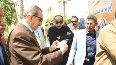 محافظ كفر الشيخ يتفقد المنافذ المتحركة لجهاز مشروعات الخدمة الوطنية | صور