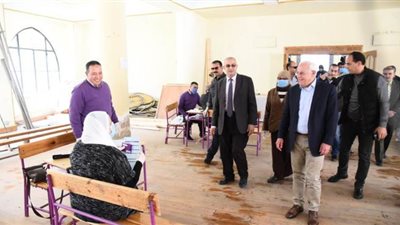 محافظ بورسعيد: تسليم ٩٠٪ من شرائح التابلت لطلاب الصف الأول الثانوى 