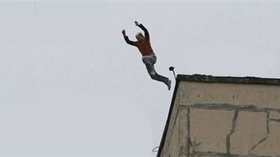 انتحار مريض نفسي بإلقاء نفسه من الطابق الثالث بالقليوبية