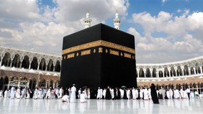 أزمة بوزارة السياحة بسبب مستحقات المعتمرين.. موسم عمرة رمضان على مشارف الإلغاء.. والسيستم السعودي يؤجل استرداد رسوم الفنادق