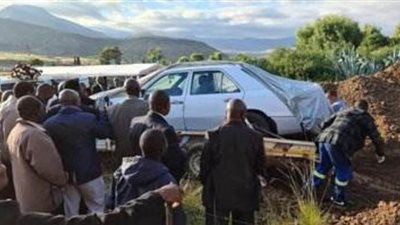 مرسيدس بنز عشق حتى الممات.. حكاية دفن زعيم إفريقي داخل سيارته | صور