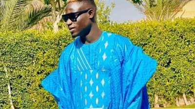 أليو بادجي بالزي السنغالي: جمعة مباركة