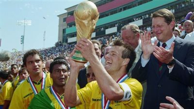 البرازيلي دونجا يتبرع بـ10 أطنان من الطعام بسبب كورونا