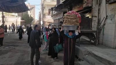 فض تجمعات سوق السبت بملوى كإجراء احترازي لمنع انتشار فيروس كورونا | صور