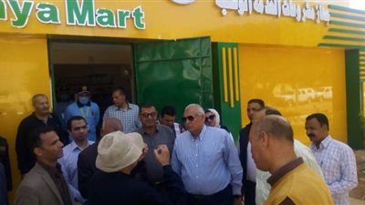 محافظ الوادي الجديد يتفقد منافذ مشروعات جهاز الخدمة الوطنية | صور
