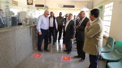 محافظ الوادي الجديد يتابع تجهيزات واستعدادات مكاتب البريد l صور
