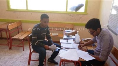 الانتهاء من توزيع شرائح الإنترنت الخاصة بتابلت طلاب أسوان l صور