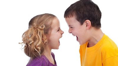 7 خطوات تساعدك في التعامل مع خناقات أبنائك خلال الحجر المنزلي