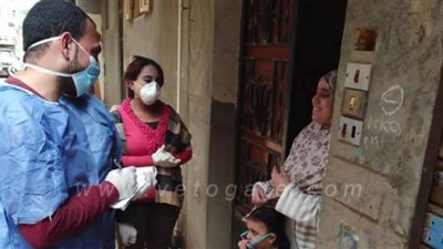 توزيع مواد غذائية على أسر العزل المنزلي في المنوفية | صور