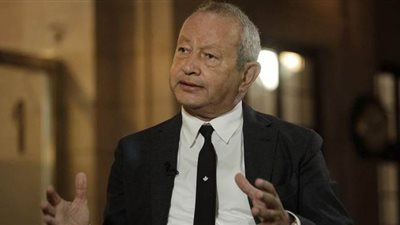 ساويرس: تخفيض الرواتب يخص العاملين في مشروعات سياحية