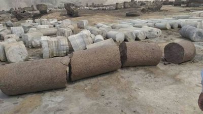 نقل قواعد وتيجان أعمدة من الفسطاط لمتحف العاصمة الإدارية الجديدة