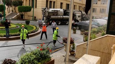 تعقيم ساحة قصر 