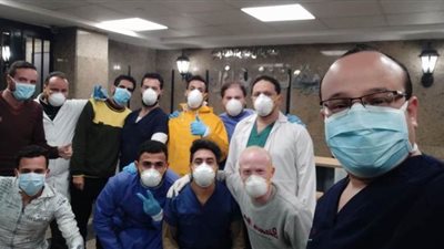 بالأسماء.. خروج 6 حالات بعد تعافيهم من كورونا بمستشفى العزل في قها | صور