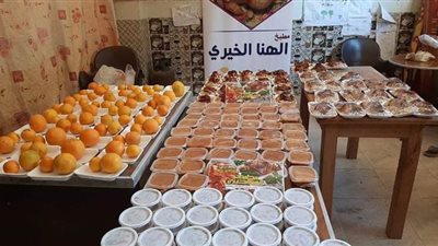 أهالي قوص يجهزون وجبات 