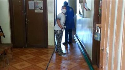 تطهير وتعقيم منازل كبار السن لمنع تفشي فيروس كورونا بقنا | صور