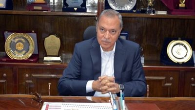 محافظ القليوبية: الانتهاء من تسليم 8846 شريحة تابلت لطلاب الأول الثانوى