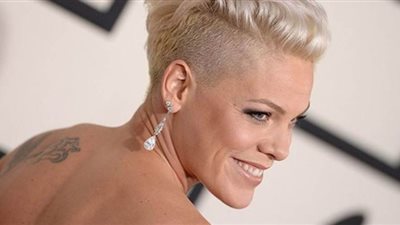 بينك تتبرع بمليون دولار لمكافحة فيروس كورونا بعد تعافيها من المرض