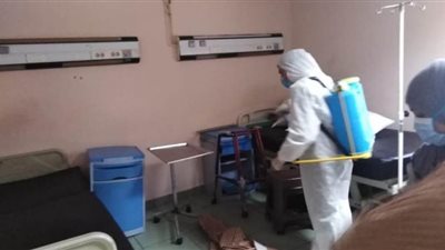 الخشت: استمرار عمليات التعقيم وتكثيفها وفق أعلى المواصفات في مستشفيات جامعة القاهرة