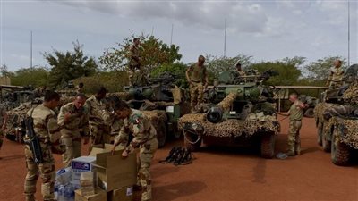 المجلس العسكري في مالي يطرد السفير الفرنسي