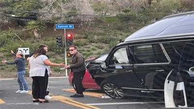 نجاة أرنولد شوارزنيجر من حادث سير في لوس أنجلوس | صور