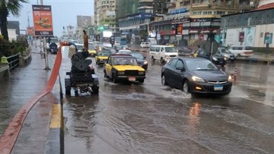 هطول أمطار خفيفة وطقس سيئ في الإسكندرية