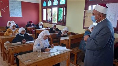 طلاب الشهادة الإعدادية الأزهرية يختتمون امتحانات الفصل الدراسي الأول.. وانطلاق التصحيح غدًا 