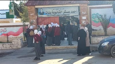 طلاب الصف الثاني الثانوي بالعريش: الامتحانات سهلة والأسئلة من المنهج 