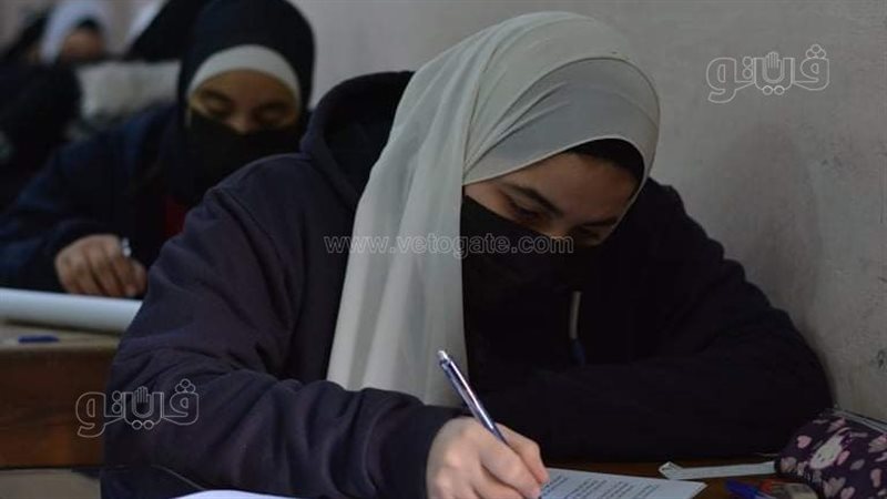 طالبات ثانية ثانوي