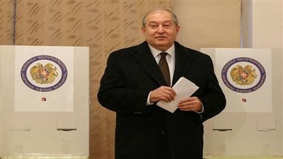 رئيس أرمينيا يعلن استقالته من منصبه