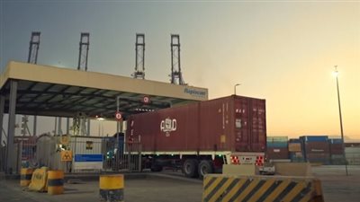 أمن المنافذ يحبط محاولتى تهريب بضائع أجنبية وهجرة غير شرعية 