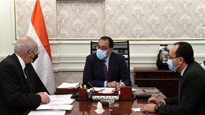 مدبولي يلتقي رئيس الهيئة العامة للمنطقة الاقتصادية لقناة السويس